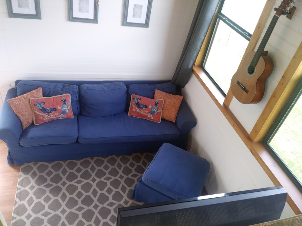 Farmhouse Style 400 ish sq ft tiny home - Image 3 Thumbnail