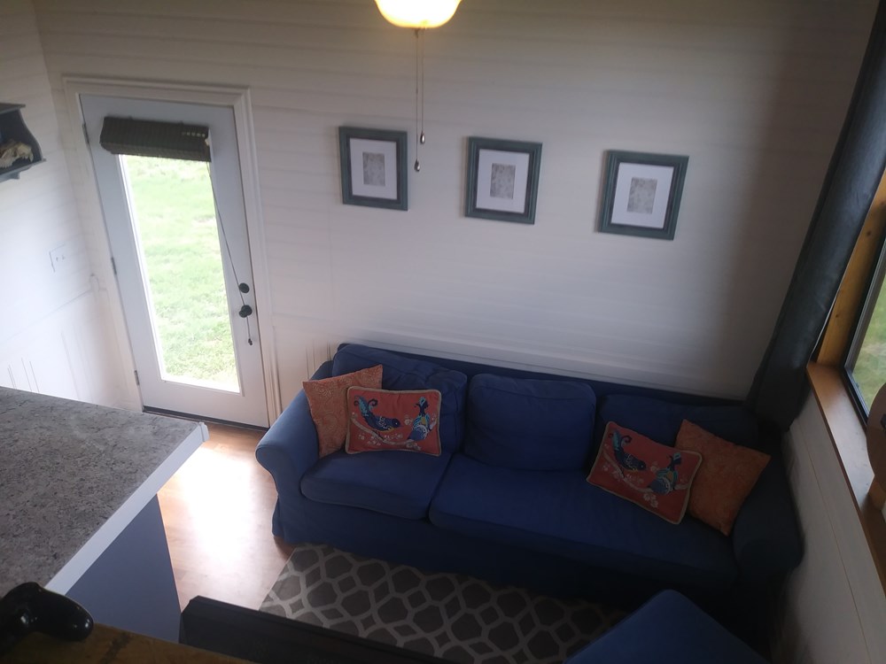 Farmhouse Style 400 ish sq ft tiny home - Image 4 Thumbnail