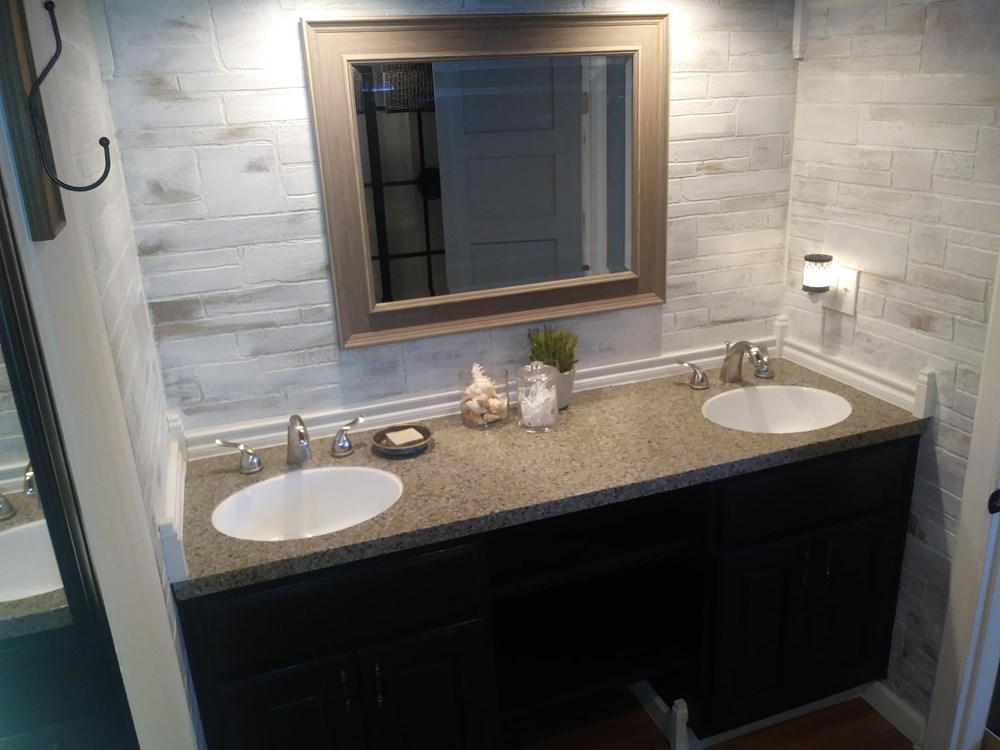 Farmhouse Style 400 ish sq ft tiny home