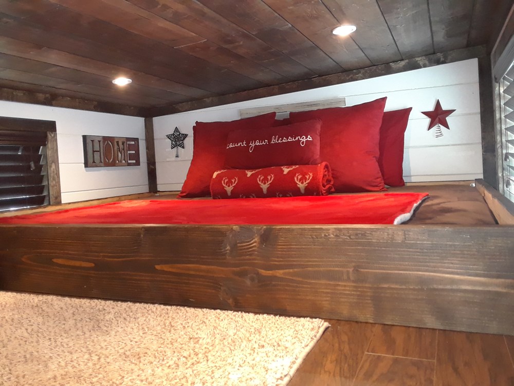 Custom 1 yr Old Used 28 ft Tiny House for Sale will consider Best Offer - Image 4 Thumbnail