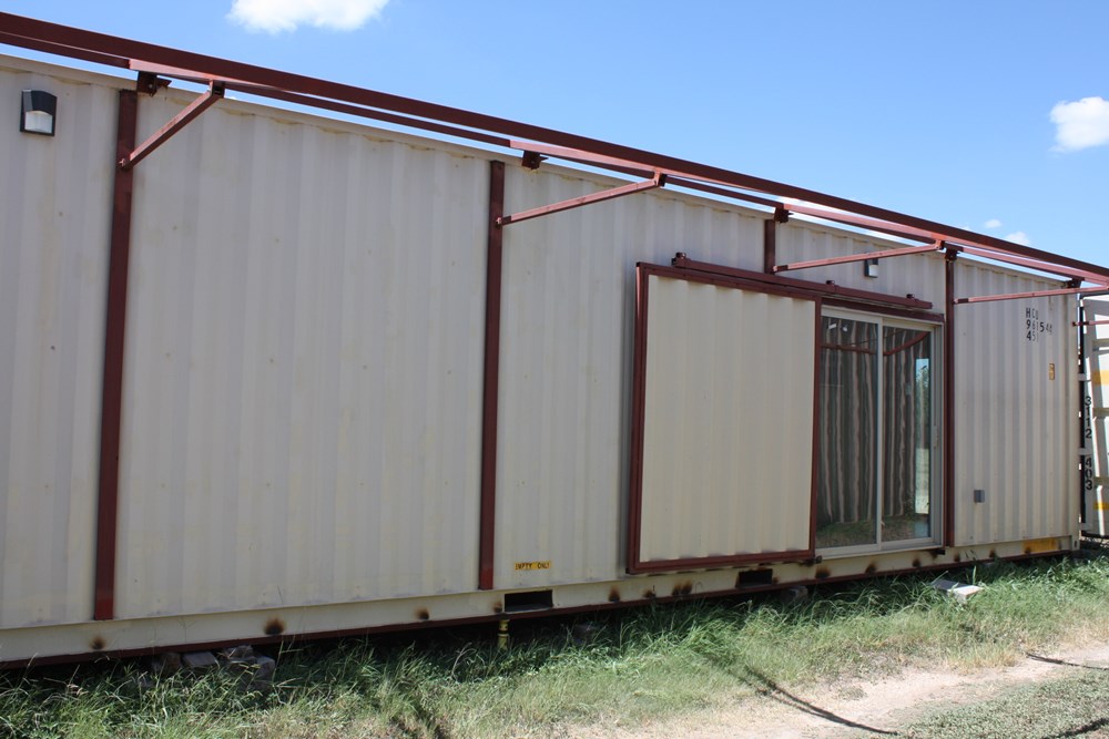 New custom 40' container home 2 bedroom 1 bath A/C washer dryer - Image 2 Thumbnail