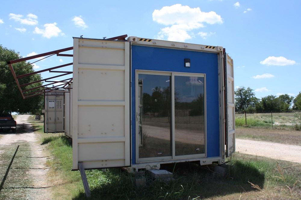 New custom 40' container home 2 bedroom 1 bath A/C washer dryer - Image 3 Thumbnail