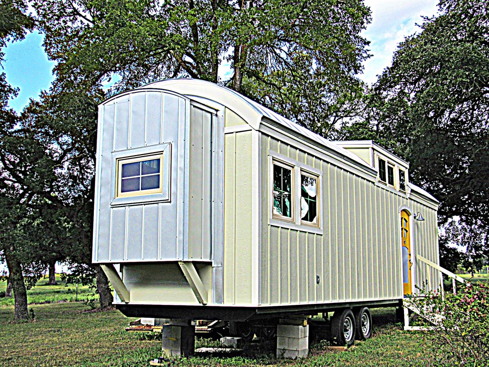 Unique Texas Tiny Home for sale to be moved - Image 2 Thumbnail
