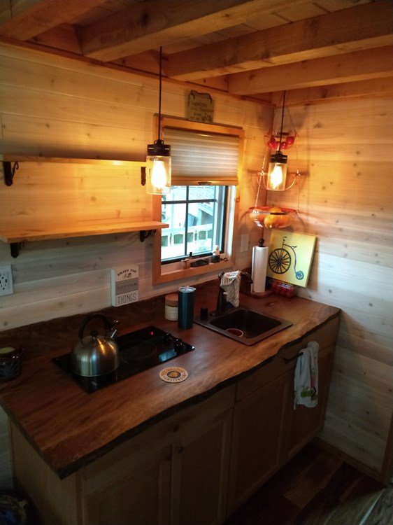 Wonderful 24ft Tiny House - Image 4 Thumbnail
