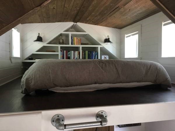 Tiny "Ranch-style" House on Wheels - Image 4 Thumbnail