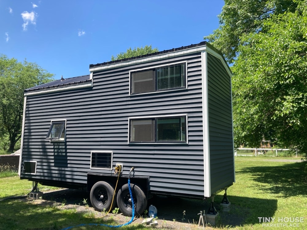 2019 B&B Hoosic Tiny House - RVIA Certified, Clean Title, Vermont - Image 2 Thumbnail
