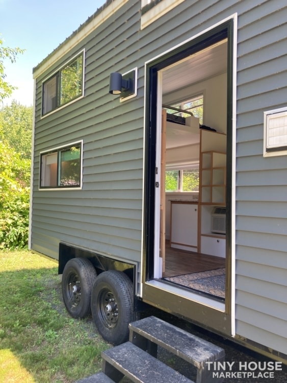 2019 B&B Hoosic Tiny House - RVIA Certified, Clean Title, Vermont - Image 3 Thumbnail