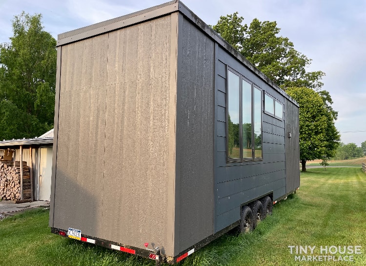 2019 Custom Built 30 Ft Long x 8.5 Ft Wide Tiny Home with Full-Size Appliances a - Image 2 Thumbnail