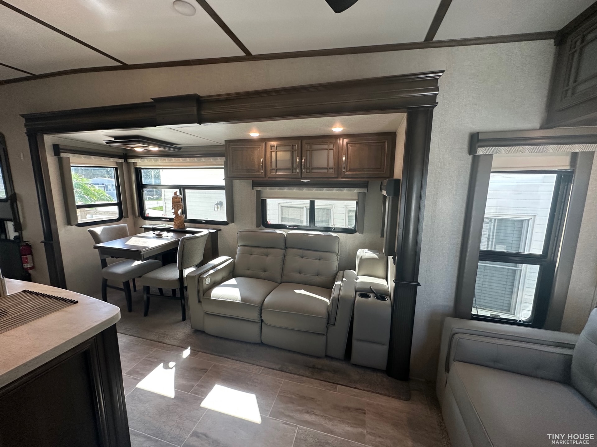 2019 Keystone Montana 5th Wheel: Park it or hit the open road! - Image 4 Thumbnail