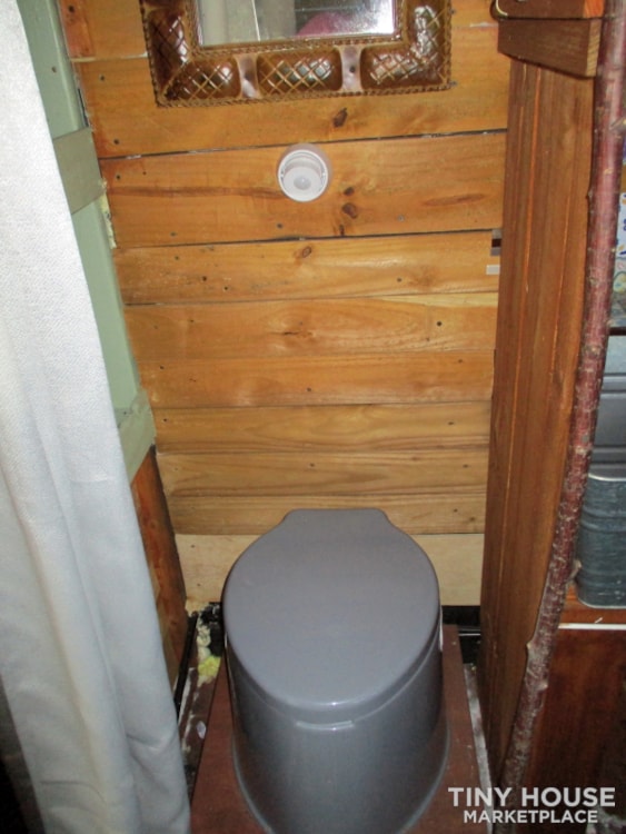 2019 Renovated 27' horse trailer tiny home - Image 4 Thumbnail