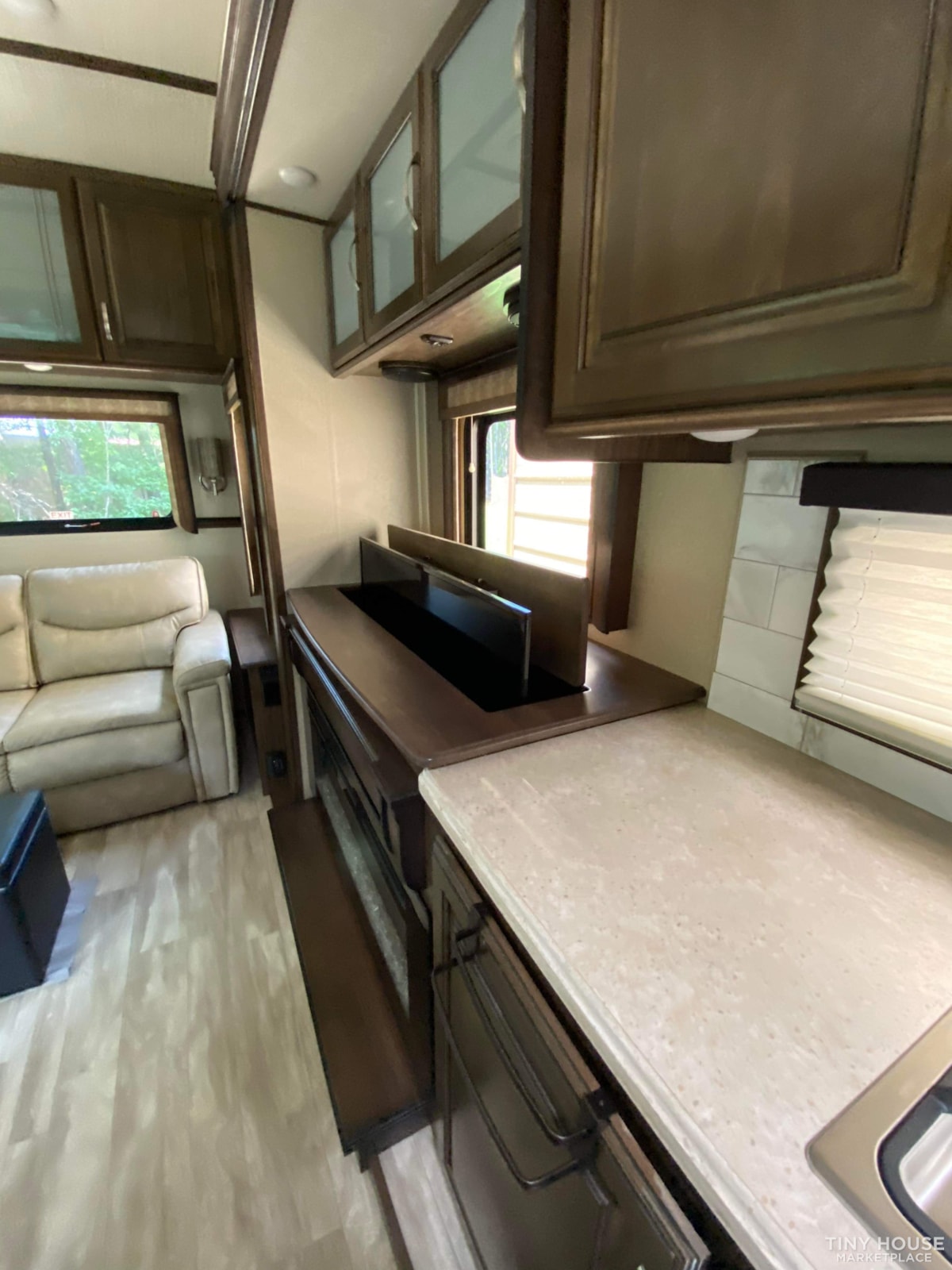 2020 Grand Design Solitude 310 GKR - Image 4 Thumbnail