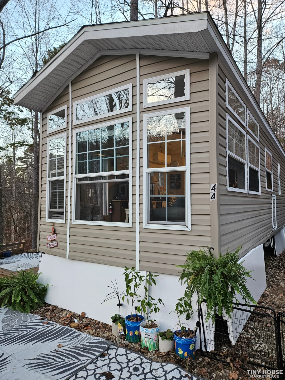 2021 FULLY FURNISHED BRIGHT BEAUTIFUL TINY HOUSE 