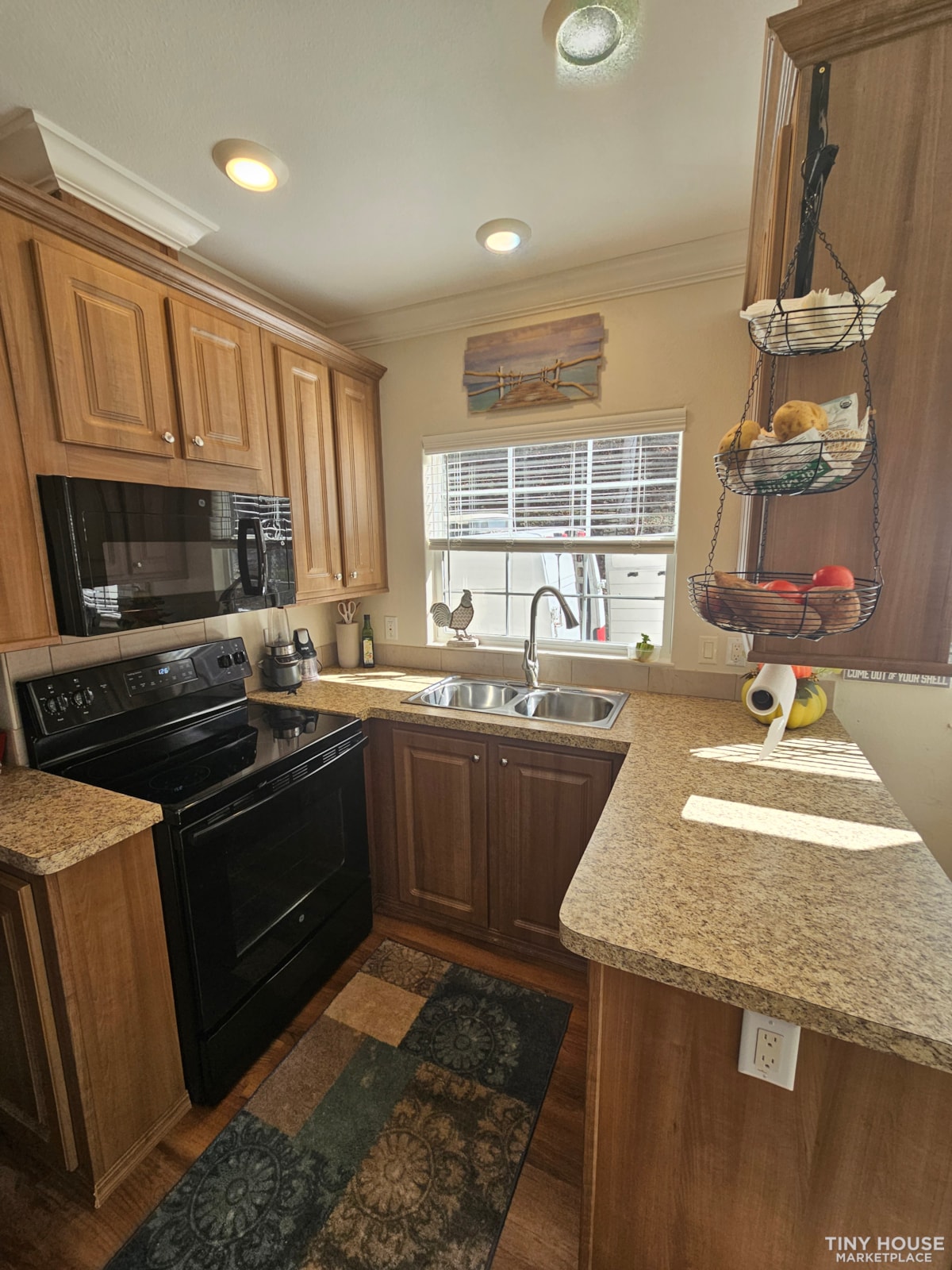 2021 FULLY FURNISHED BRIGHT BEAUTIFUL TINY HOUSE  - Image 2 Thumbnail