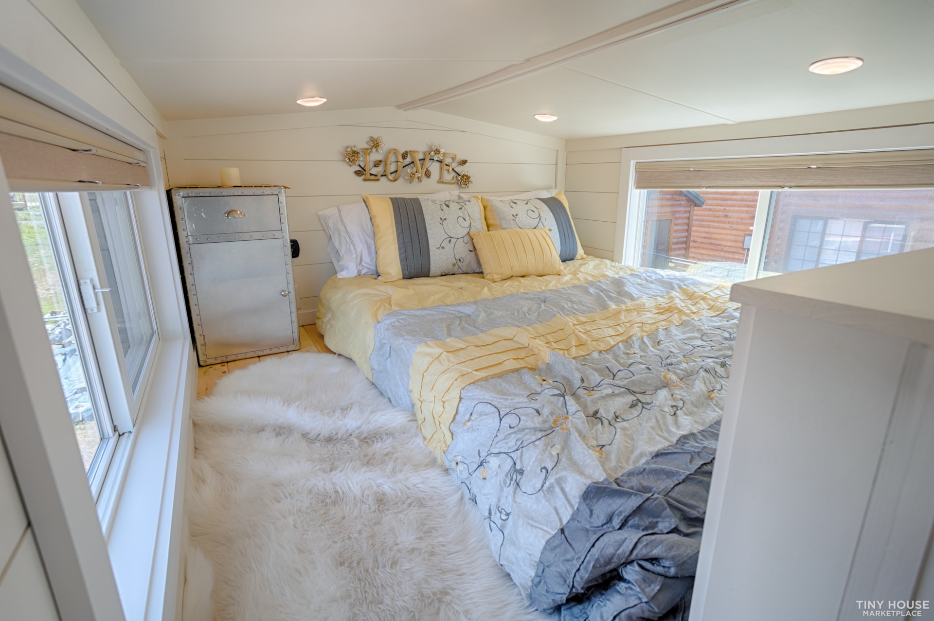 2021 Gorgeous modern upscale Off-Grid certified TINY - Image 3 Thumbnail