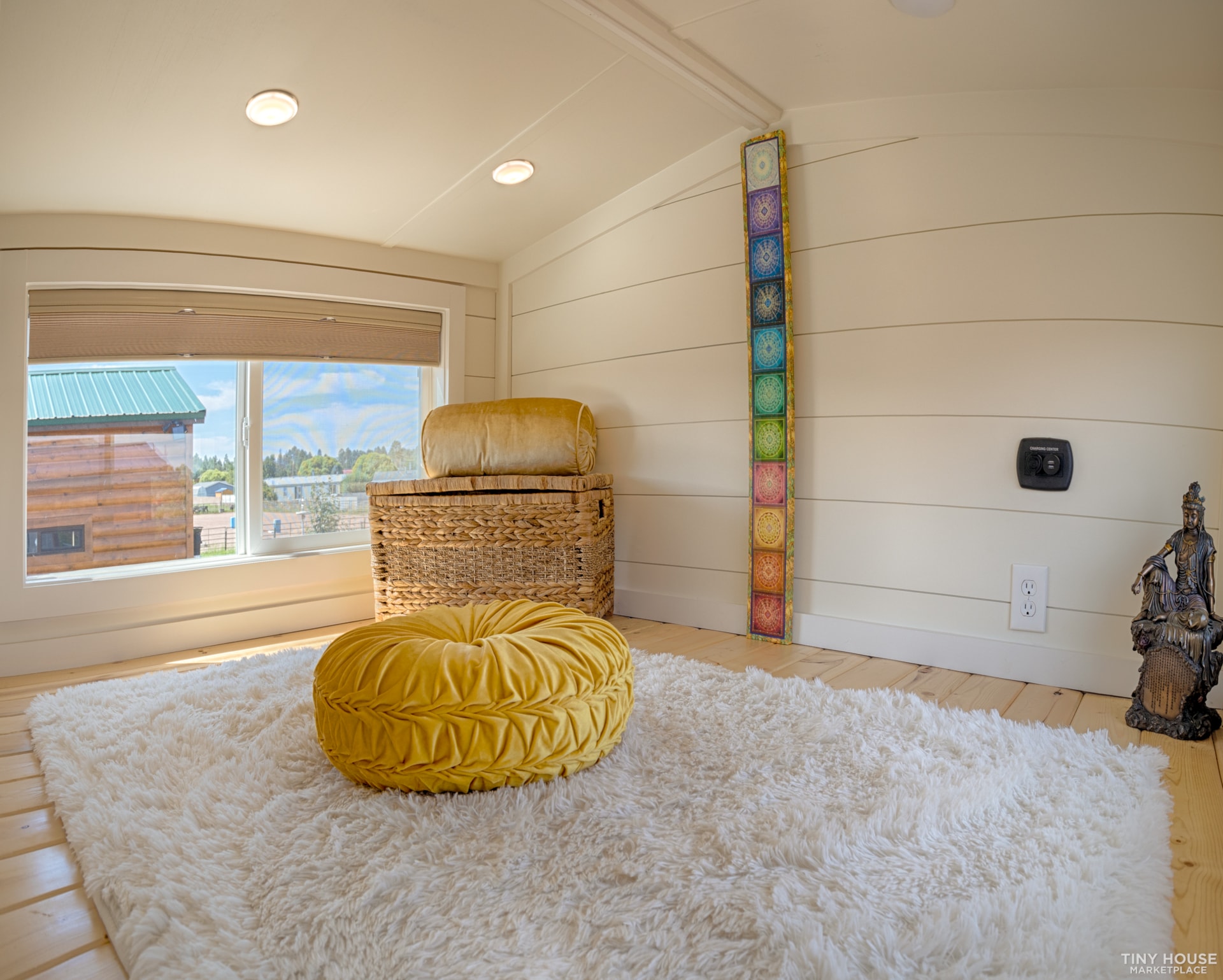 2021 Gorgeous modern upscale Off-Grid certified TINY - Image 4 Thumbnail