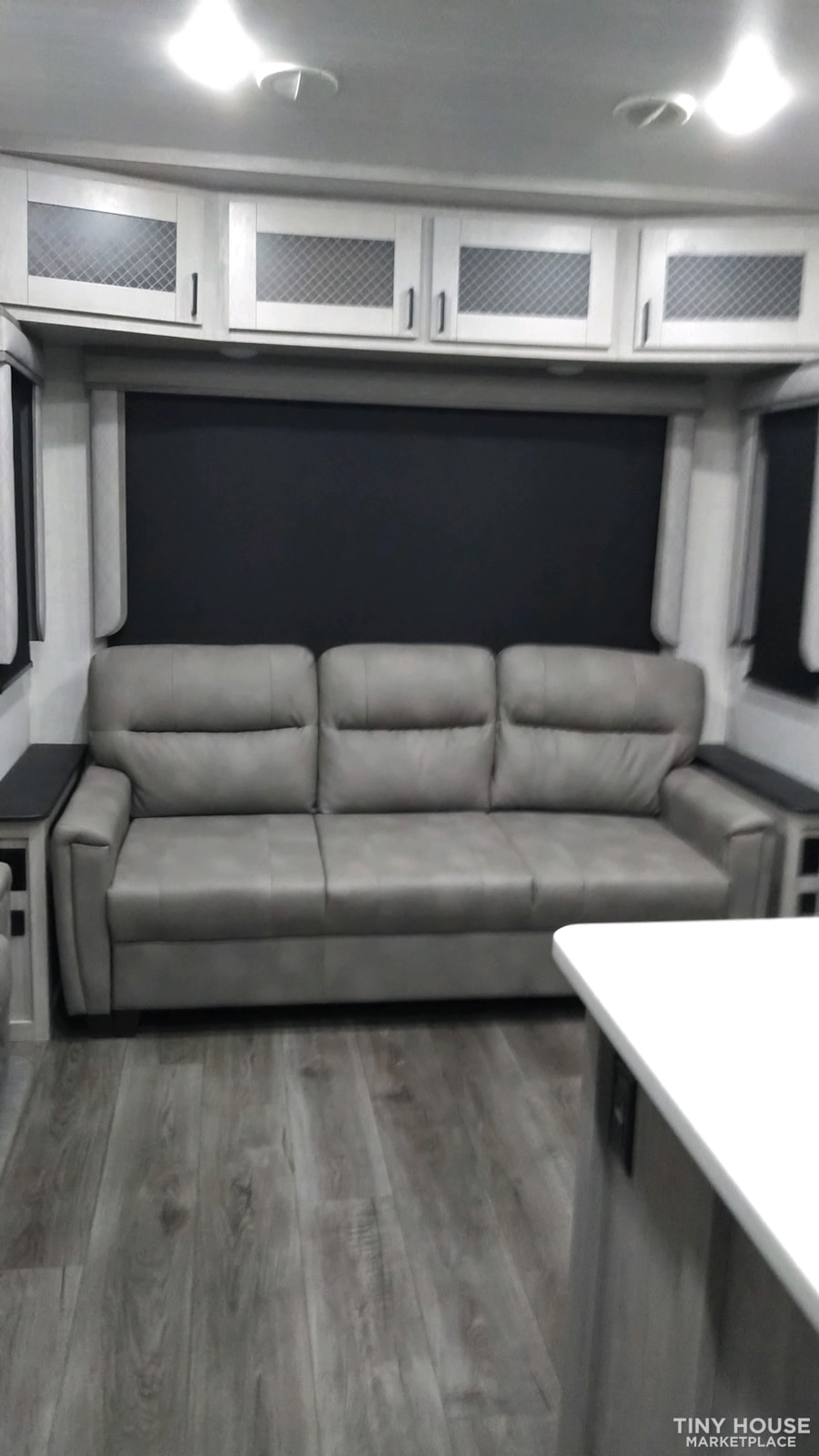 2022 Tandara 5th Wheel RV - Used - Image 4 Thumbnail