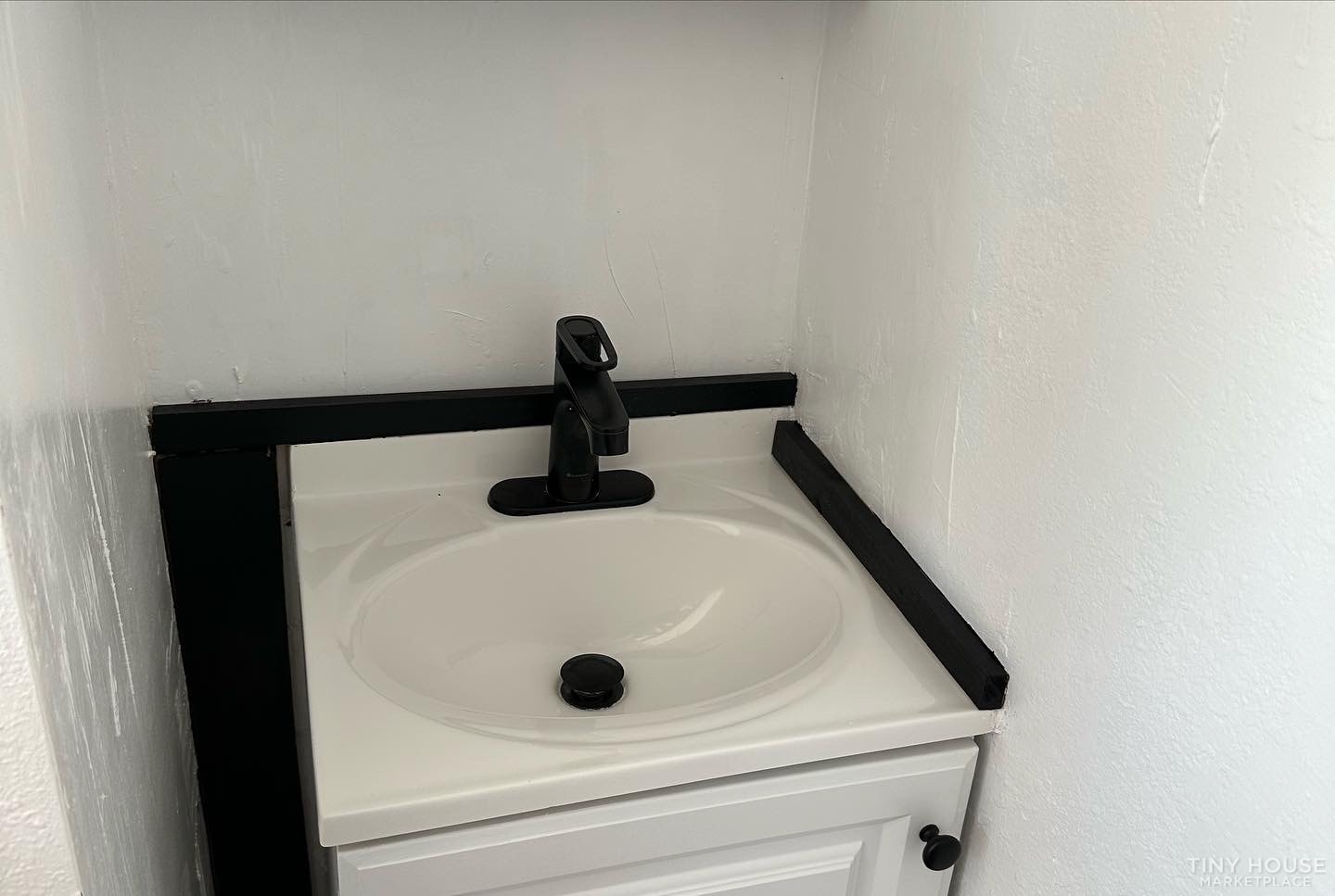 2022 Tiny Home on Wheels- I can text videos when requested - Fort Lauderdale - Image 3 Thumbnail