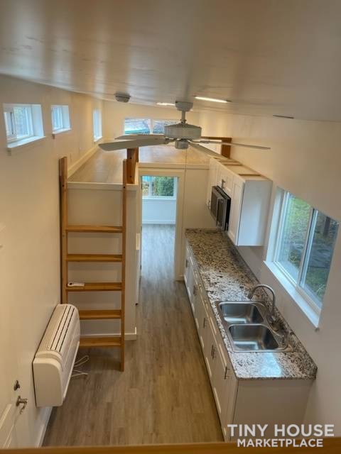 2022 Tiny house w/ downstairs bedroom - Image 3 Thumbnail