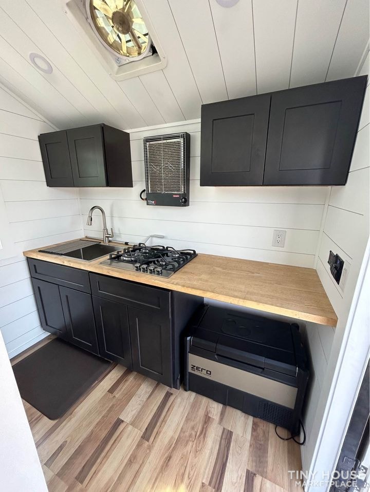 2022 UNCHARTED TINY HOME - Image 4 Thumbnail