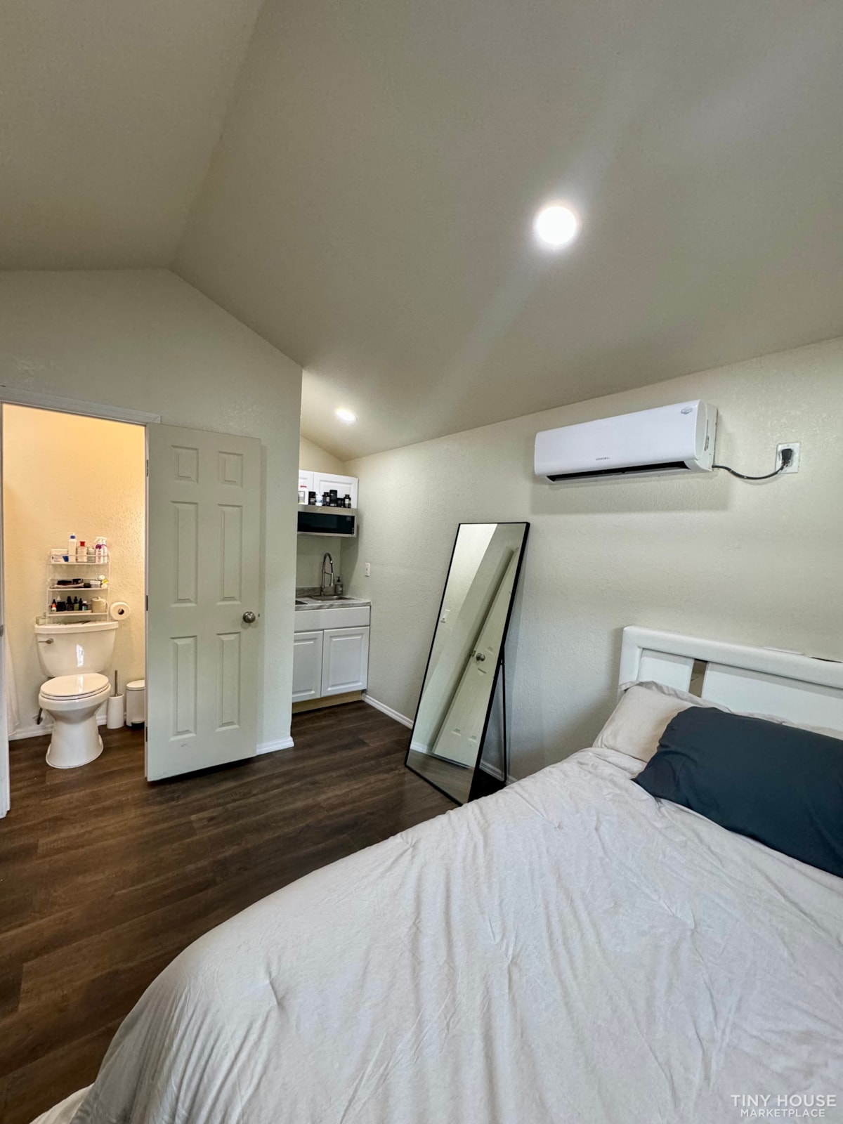 2023 200 sq ft Efficiency Studio – Movable Tiny Home - Image 2 Thumbnail