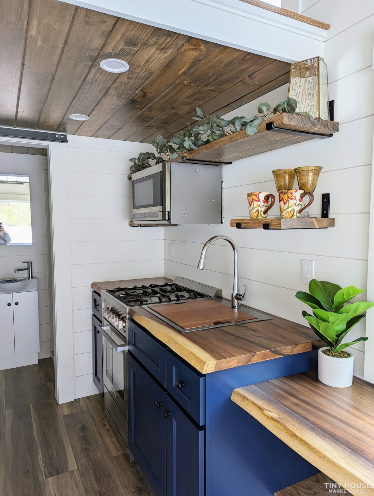 2023 Custom Built 20' tiny house on wheels - Image 3 Thumbnail