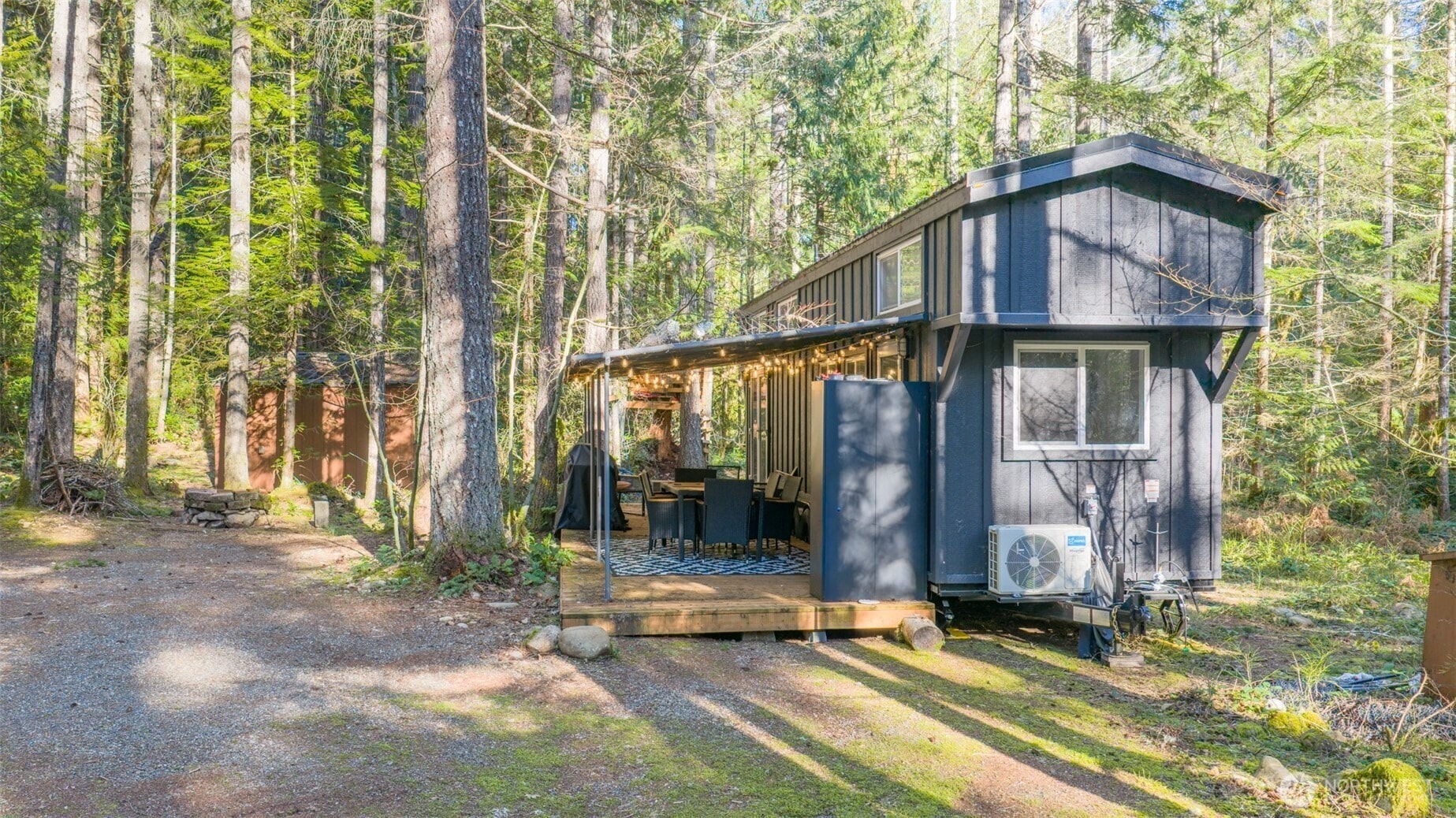 2023 Mint L5 Violet 34' Loft Edition, Furnished - Image 2 Thumbnail
