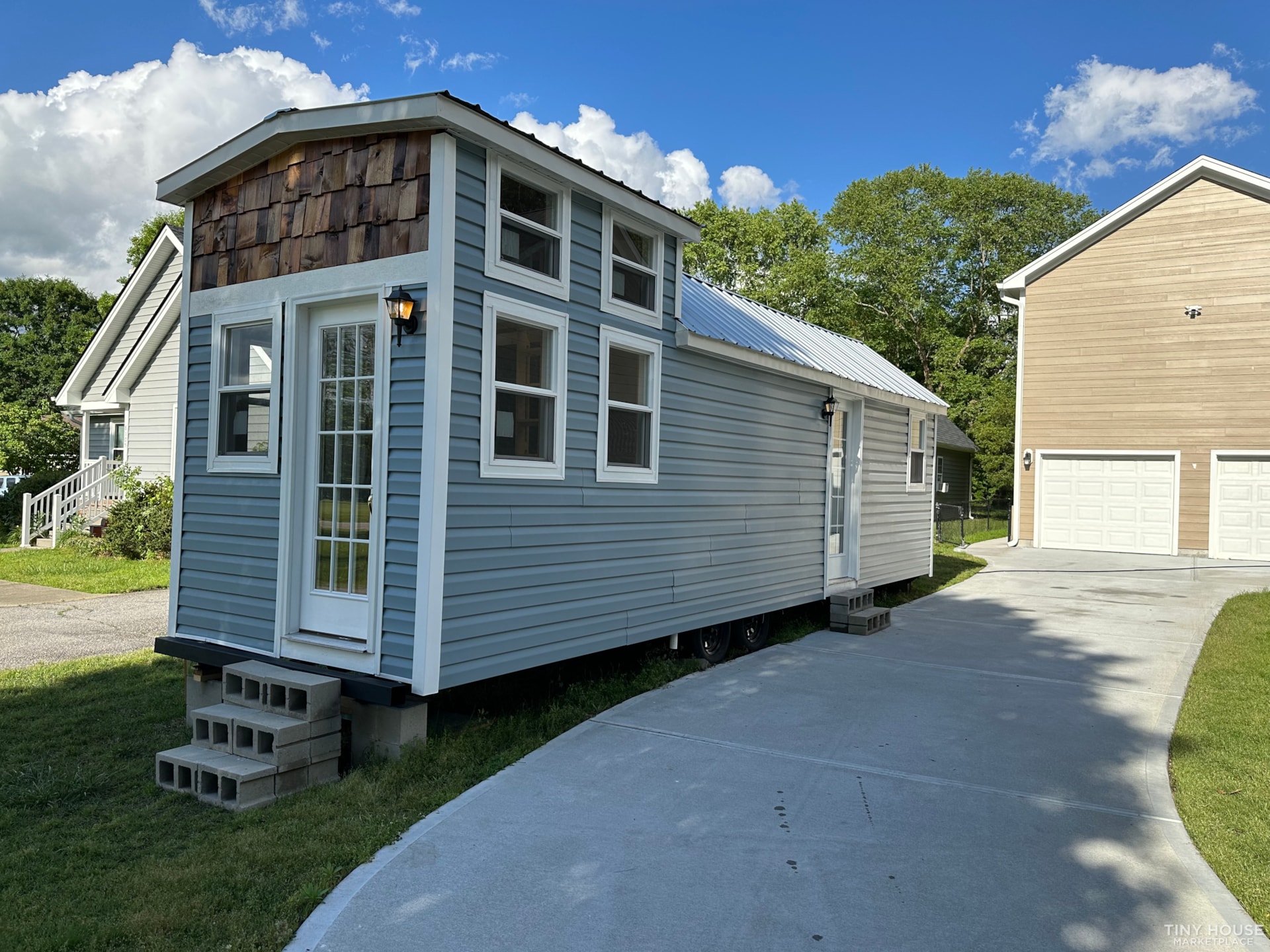 2023 Newly Built Tiny House On Wheels - Image 2 Thumbnail