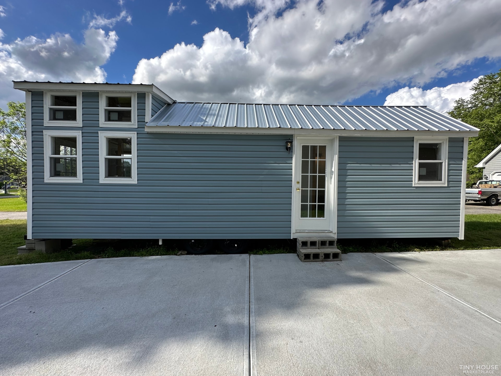 2023 Newly Built Tiny House On Wheels - Image 3 Thumbnail