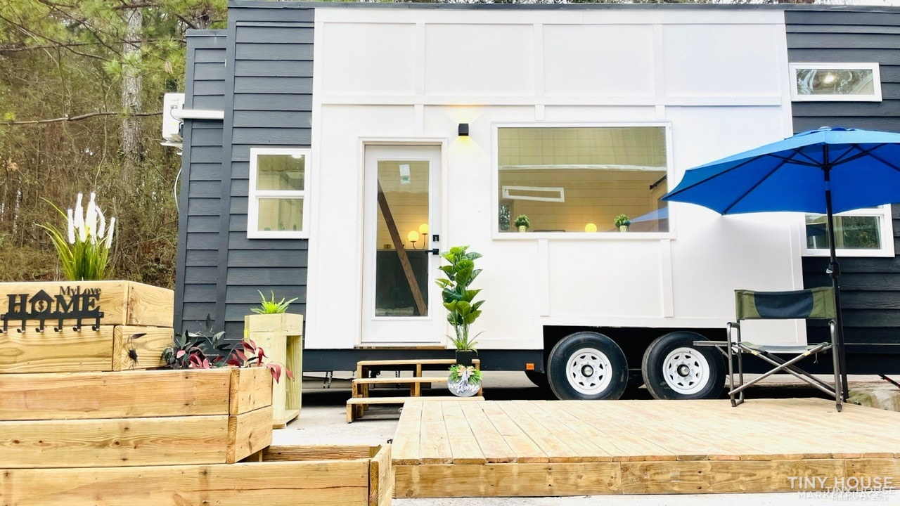 2023 NOAH certified Tiny House - Modern Farmhouse - Image 1 Thumbnail