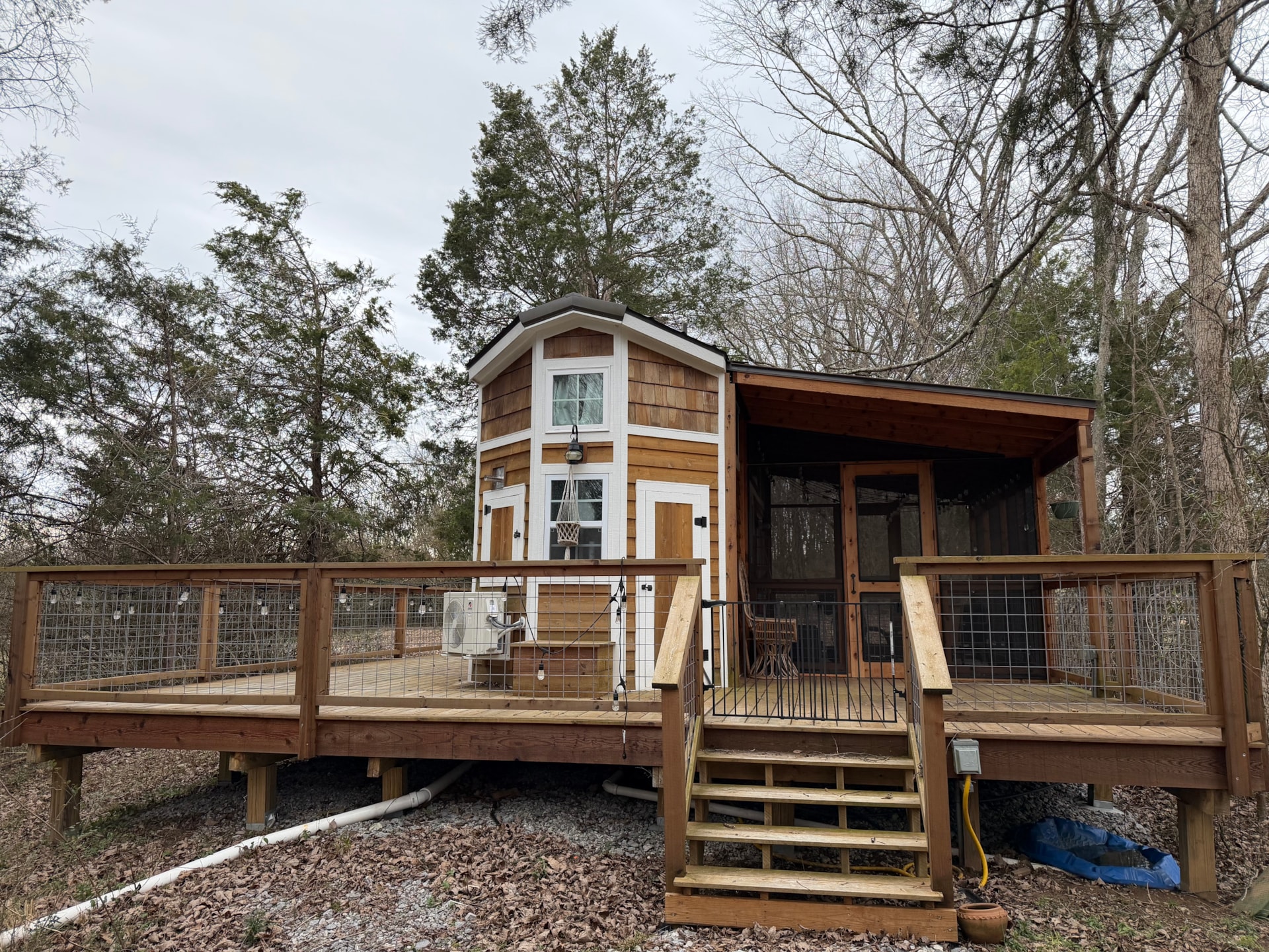 2023 Tinyhome on 26’ trailer, custom cedar deck, screened in porch - Image 3 Thumbnail