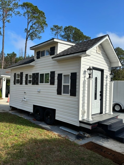 2026 Luxury Tiny Home on a 22' Trailer - Image 2 Thumbnail
