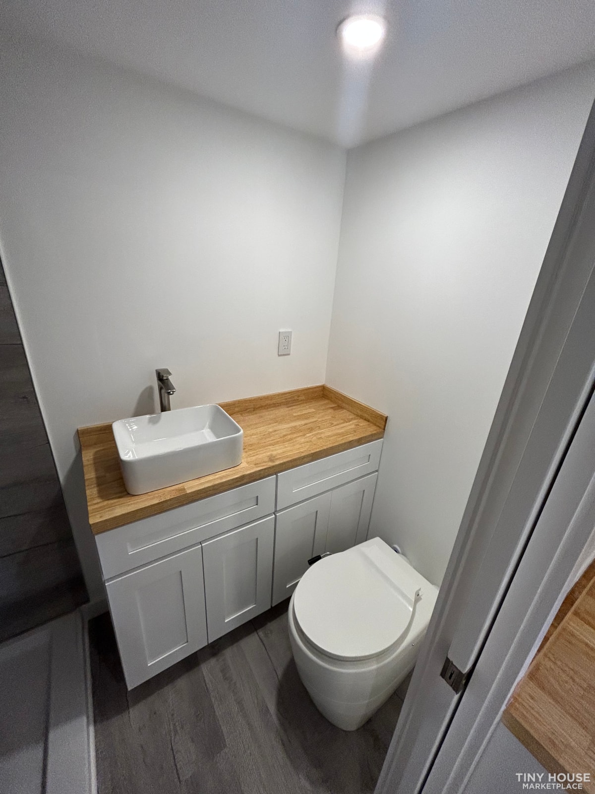 20ft Luxury Container Home - On Foundation or Trailer -We can deliver anywhere!  - Image 4 Thumbnail