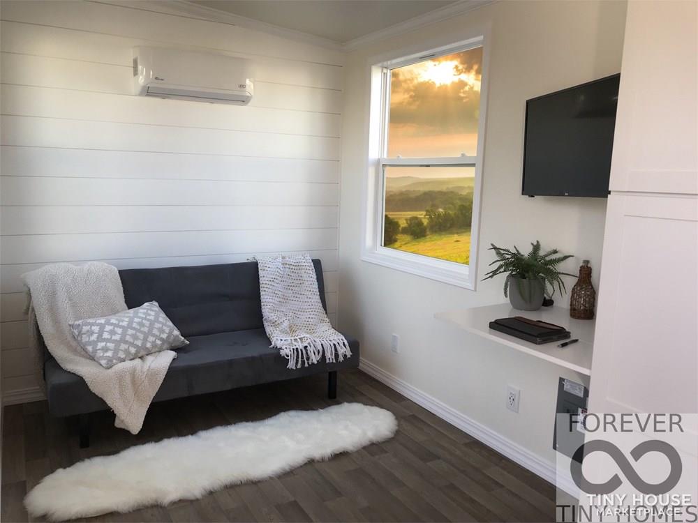 20ft. Single Story perfect for mother-in-laws, bnb, singles/couples, ADU &guests