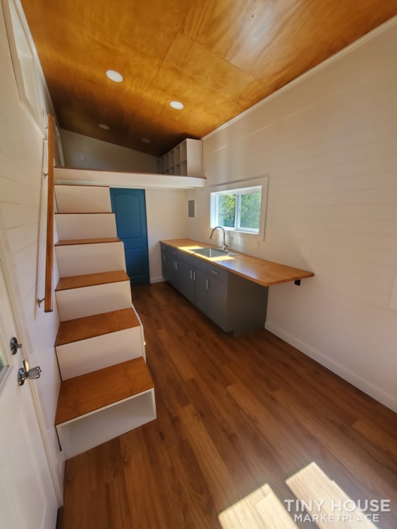 Beautiful and New 20' THOW - Image 3 Thumbnail