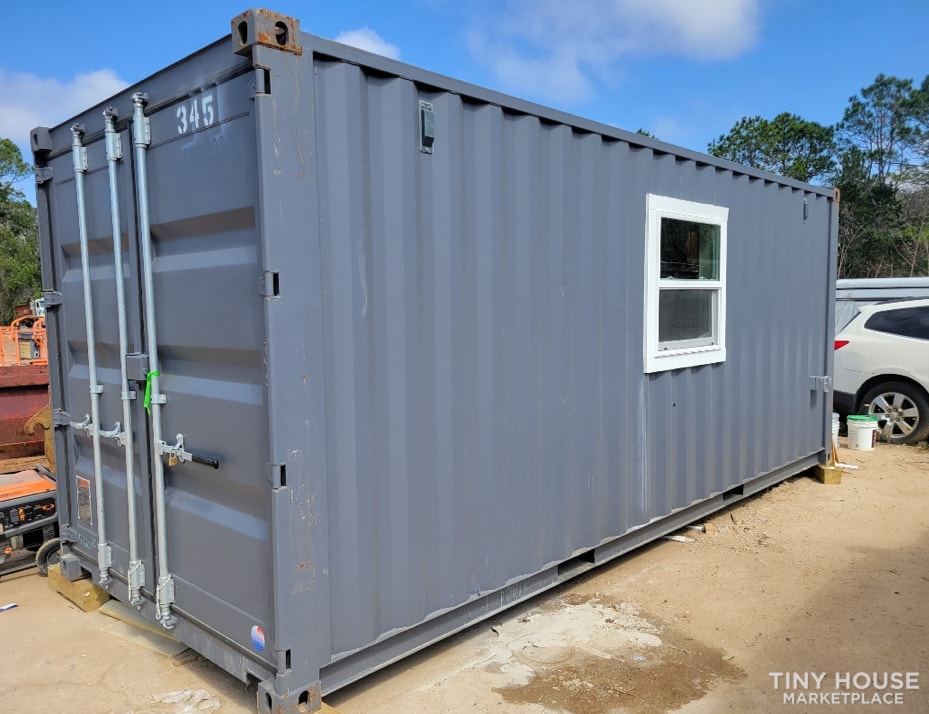 20x8 Shipping Container Office or Home - Image 1 Thumbnail