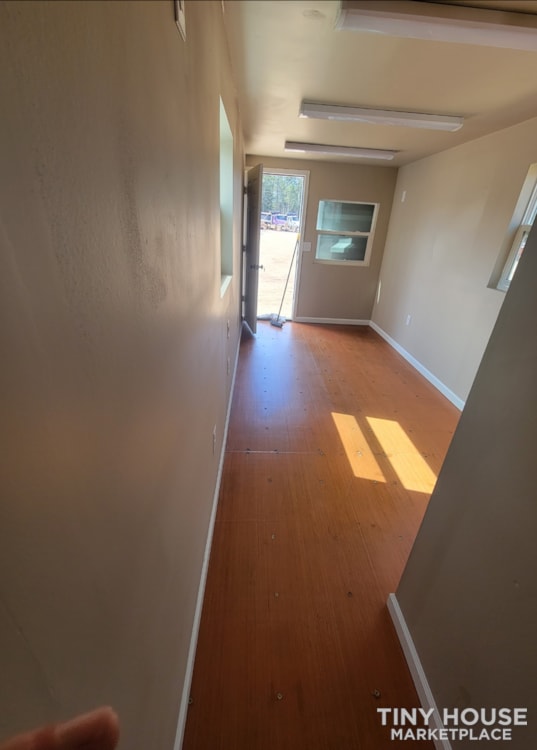 20x8 Shipping Container Office or Home - Image 3 Thumbnail