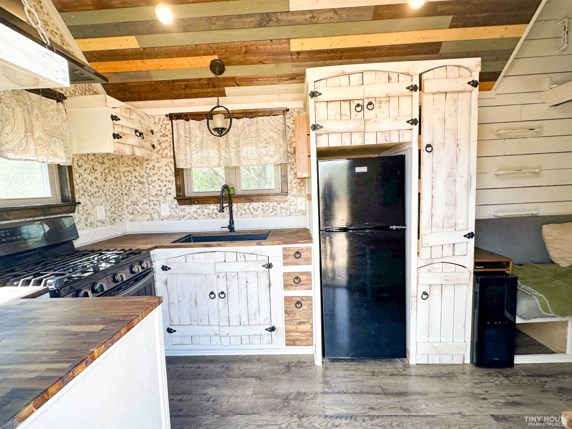 DELIVERY INCLUDED: 26 FT Long 2 Bedroom Tiny House!!  - Image 2 Thumbnail