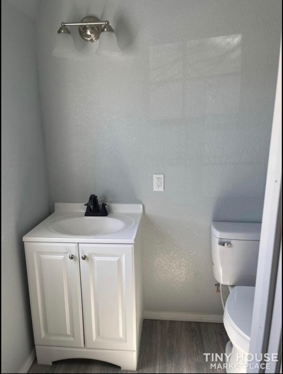 230 sq ft Tiny home - Image 3 Thumbnail