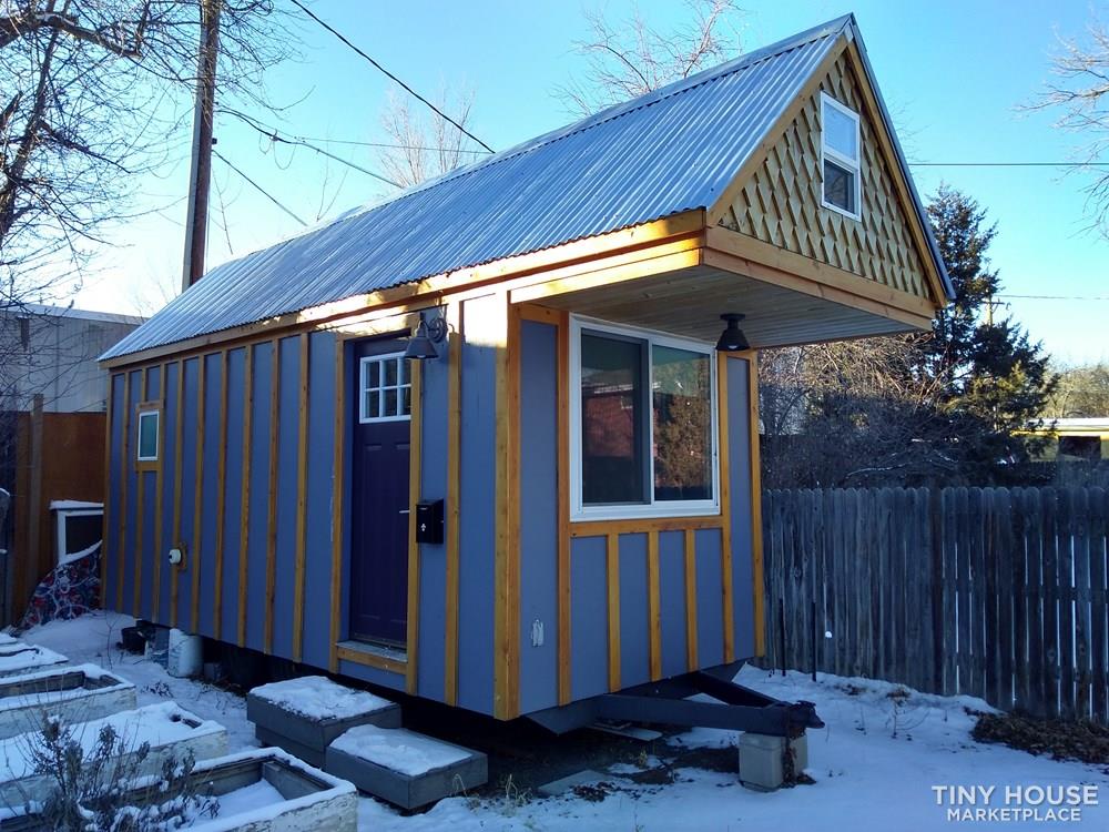 tiny cottage on wheels