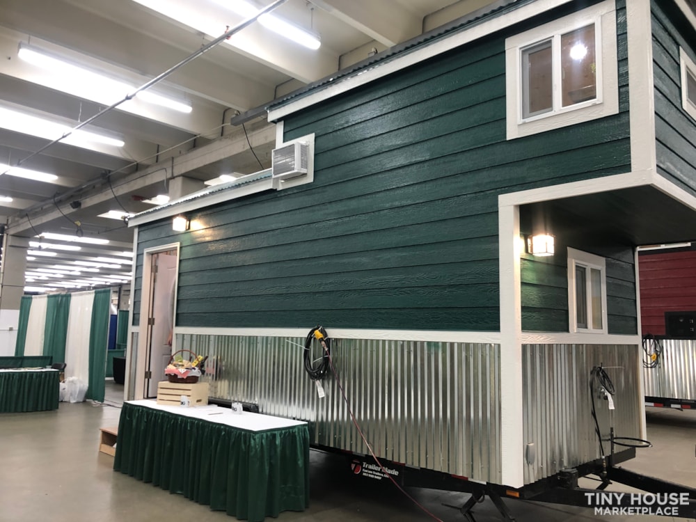 24' Beautiful Move In Ready Tiny Home High Quality - LOW PRICE! - Image 3 Thumbnail
