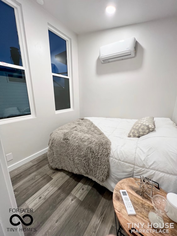 New Forever 32' Suite 2022 Model with lower bedroom, upgraded fixtures & More! - Image 3 Thumbnail
