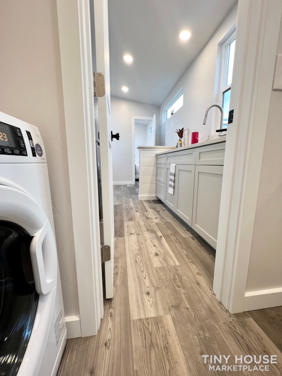 New Forever 32' Suite 2022 Model with lower bedroom, upgraded fixtures & More! - Image 4 Thumbnail