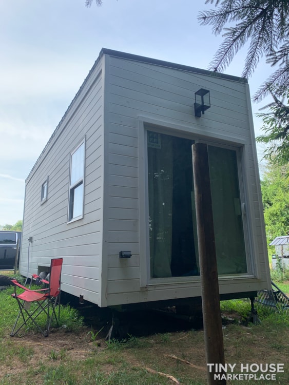 24 ft/ Loft skylight sleeper/ modern/ with full size bathroom/ washer drier  - Image 1 Thumbnail