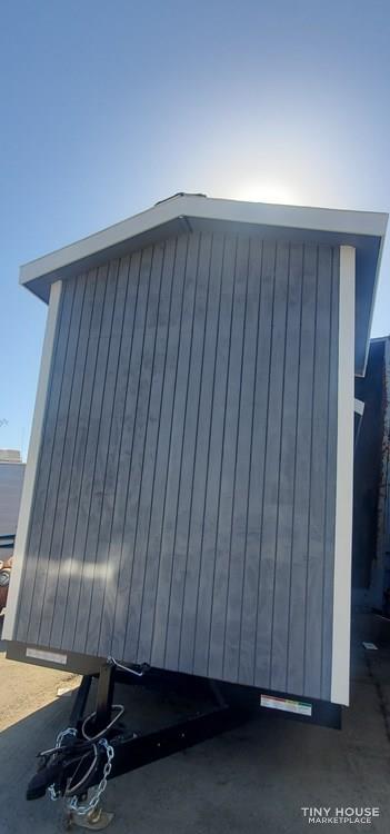 24 ft Tania Tiny Home on wheels brand NEW - Image 4 Thumbnail