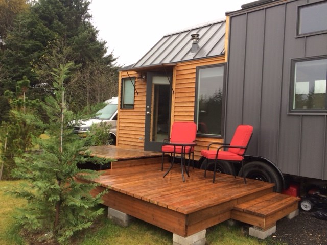 24' Fully furnished THOW, move-in ready! RVIA Certified - Image 2 Thumbnail