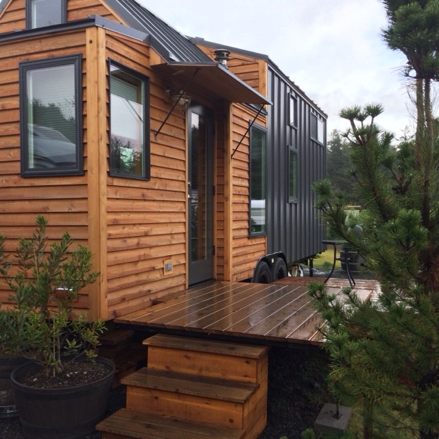 24' Fully furnished THOW, move-in ready! RVIA Certified - Image 3 Thumbnail