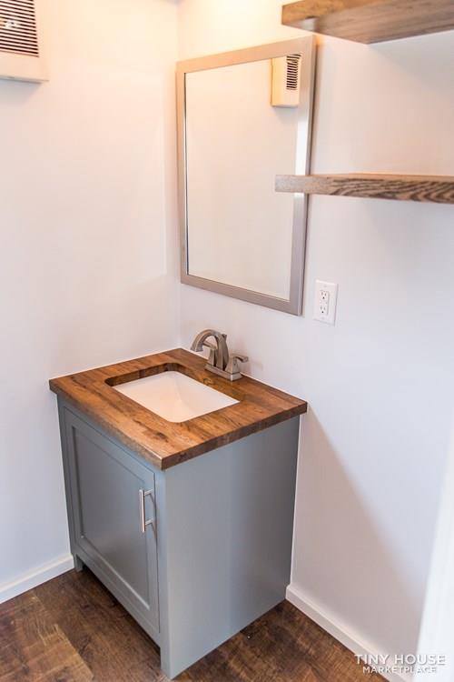 24' Light Weight Quality Tiny House on Wheels - Image 4 Thumbnail