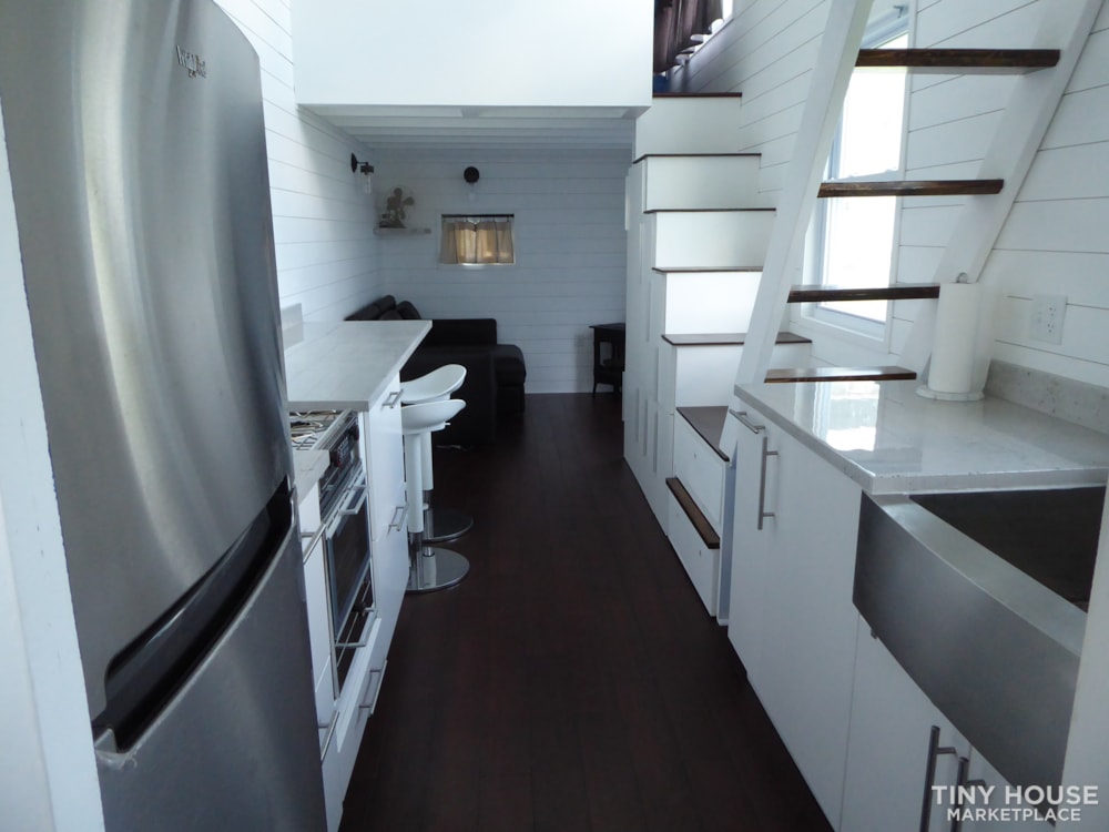 24’ modern and open tiny house - Image 3 Thumbnail