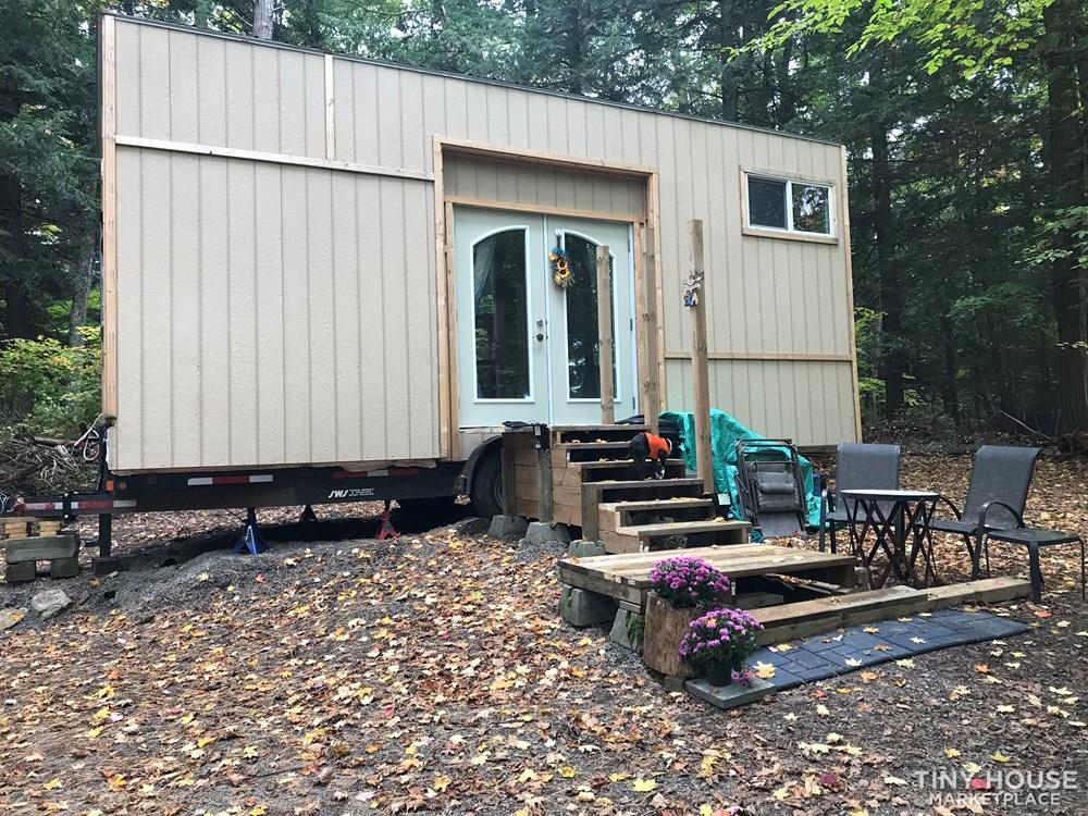 24' TINY HOME ON TRAILER in Ontario. (K0E 1G0)
