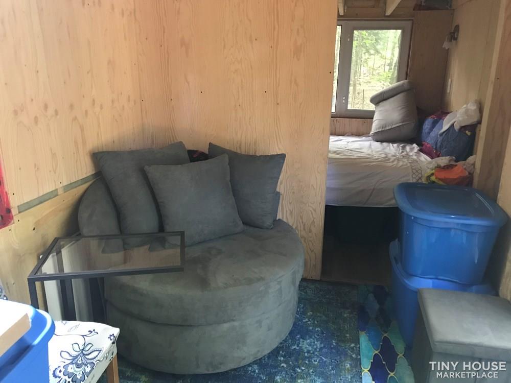 24' TINY HOME ON TRAILER in Ontario. (K0E 1G0) - Image 2 Thumbnail